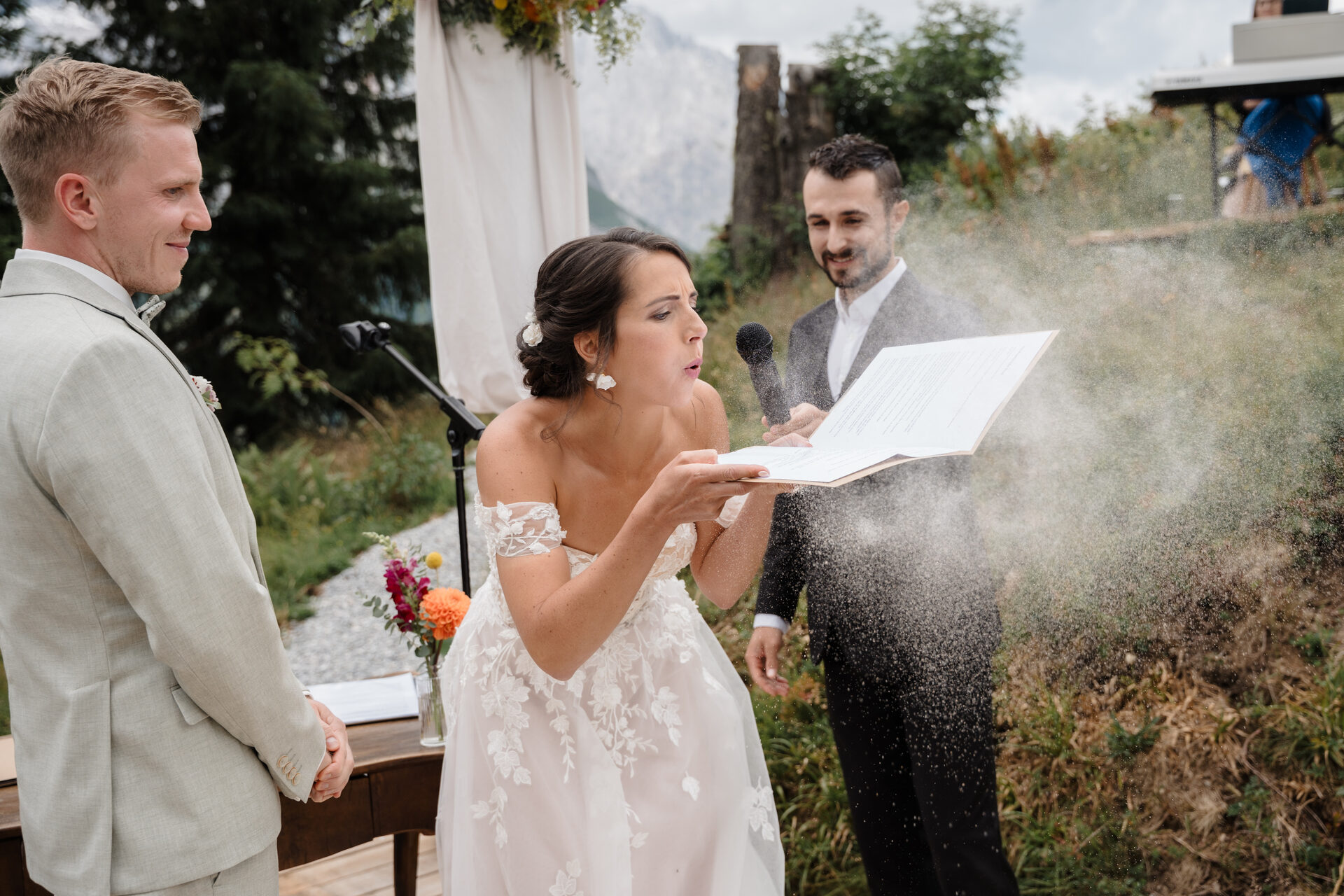 Mehr über den Artikel erfahren Heiraten ohne Kirche: Die freie Trauung als Alternative
