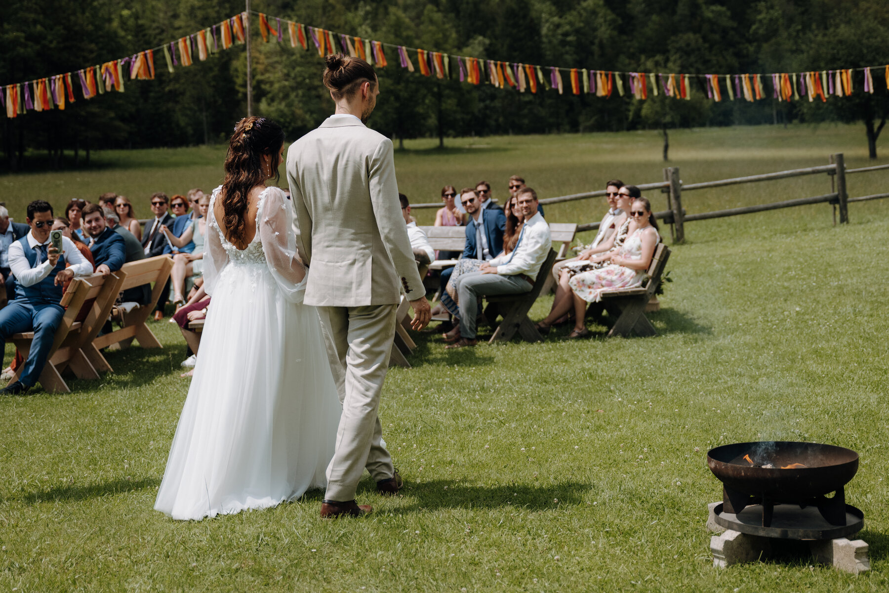 Mehr über den Artikel erfahren Feuerritual zur Hochzeit: vier Runden, die alles sagen